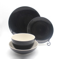 Platos de cerámica negra glaseada de alta calidad de belleza.