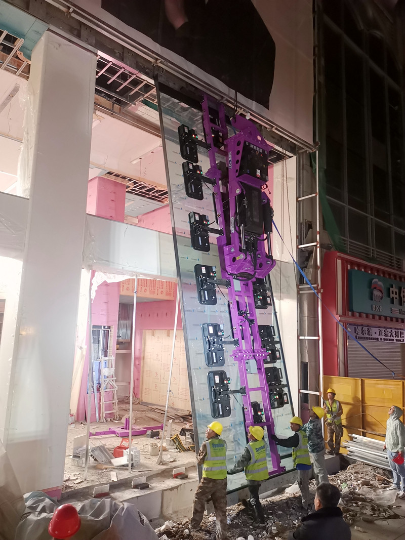 Glass Facade Installation with RDS 10T Glass Vacuum Lifter on Harbin's Central Street3