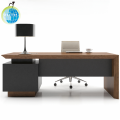 Houten tafel- en stoelmanagers ergonomische kantoorbureau