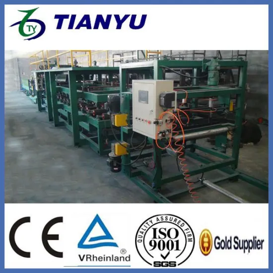 Fully automatic heat preservation sandwich panel roll forming machine