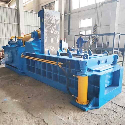 Small Forward Out Iron Scrap Compactor