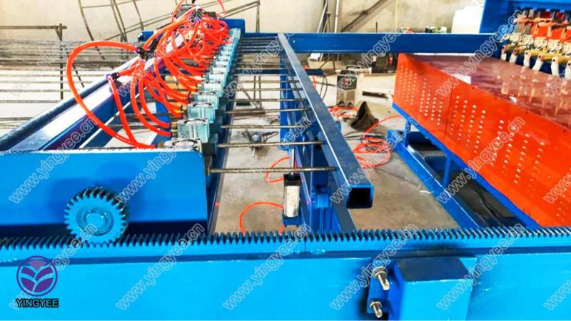 Steel mesh welding machine