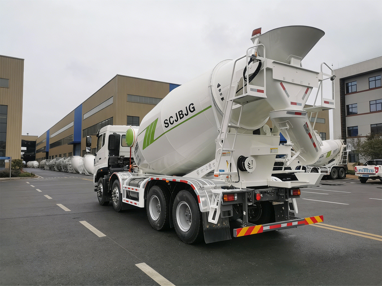concrete mixing transport trucks