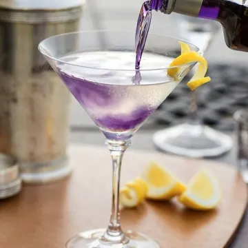 clear crystal martini glasses with gold rim