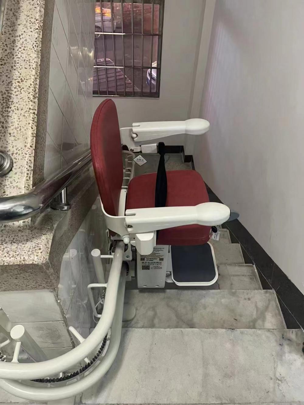 Levante de silla de escalera para discapacitados de uso antiguo de uso interior aprobado por CE