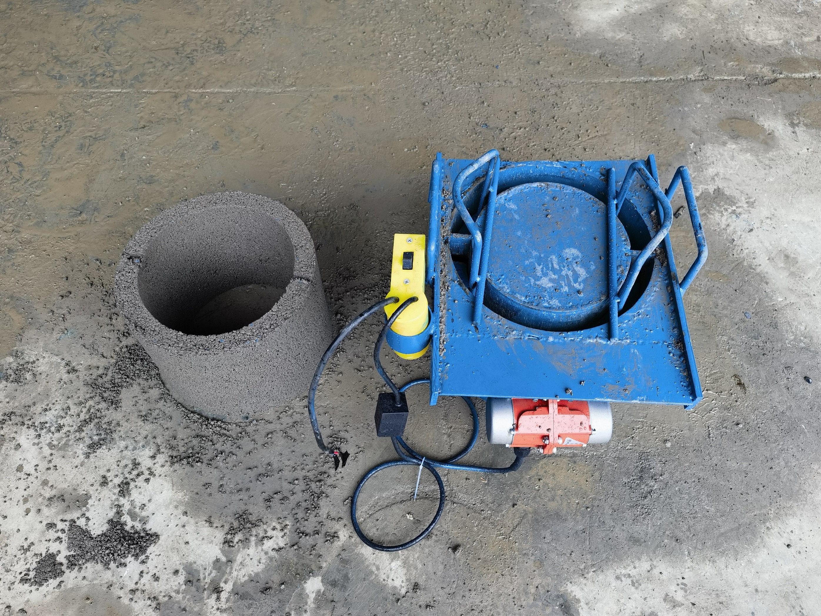 Machine Lwh Small Mini Electric Concrete Block Brick Making Machine 400-100-200mm ...