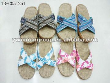 2012 newest indoor slipper