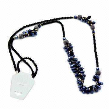 Crystal necklace with fashionable design