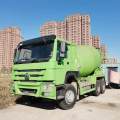 Camion de béton prêt à l&#39;emploi