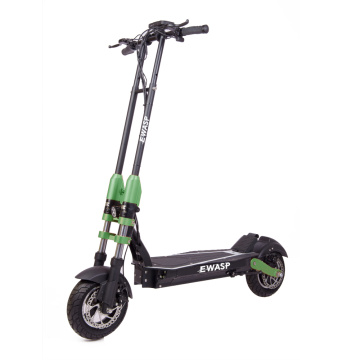 Scooter elétrico sujo adulto