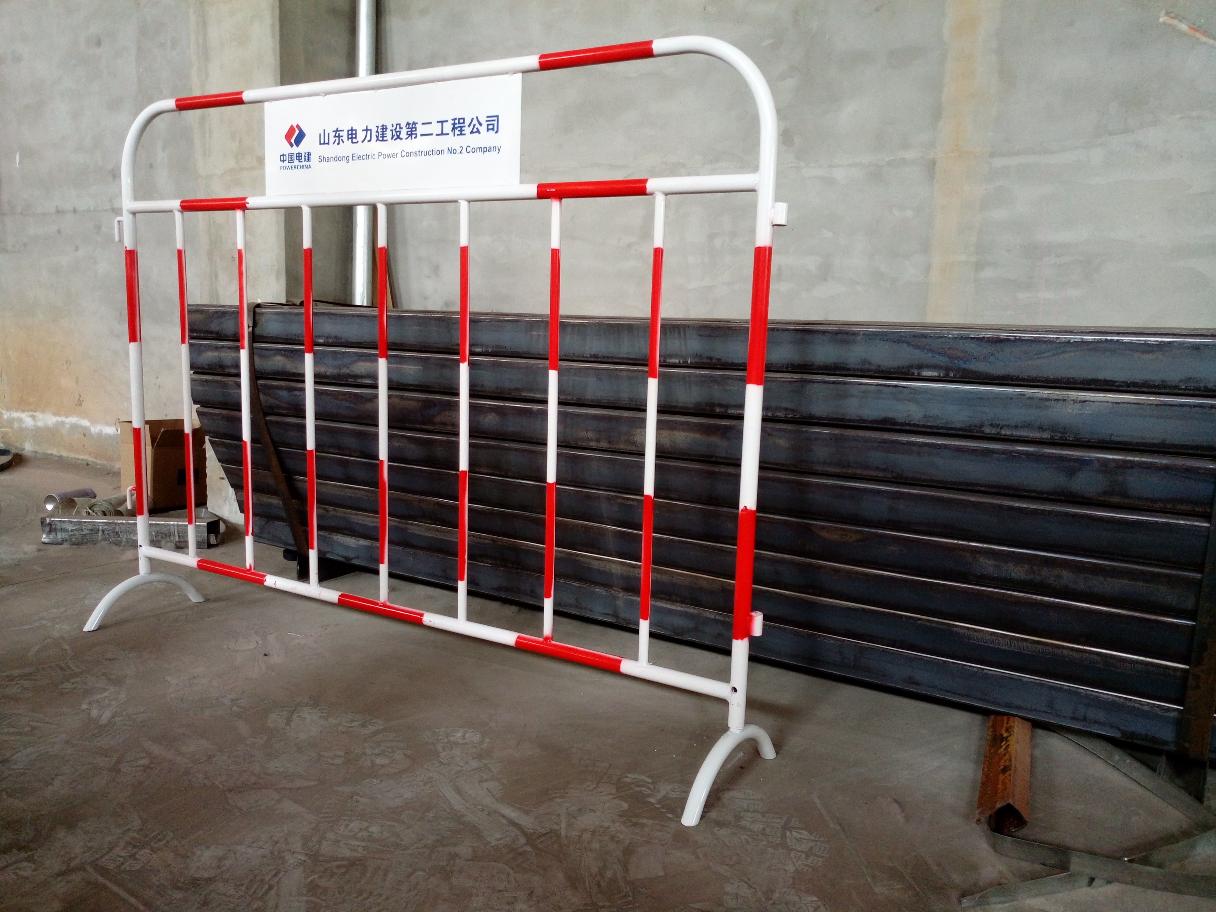 portable crowd control barriers