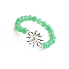 Bracelet de pierres précieuses d&#39;aventurine verte avec morceau de soleil en alliage Diamante