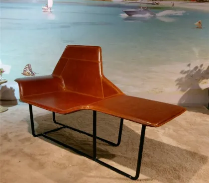 Zanotta Lama leather chaise lounge chair