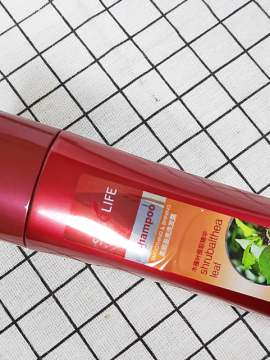 Shampoo e condizionatore per capelli a base di erbe anti-forfora
