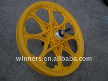 1 large spoked wheels 16X1.75 16X2.125