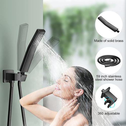 Itim na modernong shower head set na may setting ng ambon