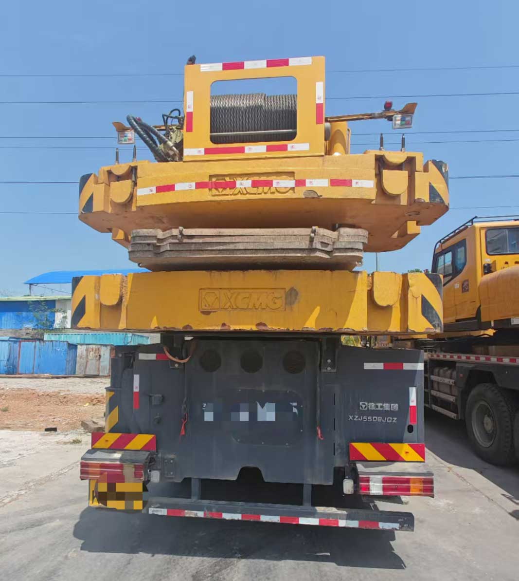 the-back-view-of-used-crane-XCT80L6-I the-back-view-of-used-crane-XCT80L6-I