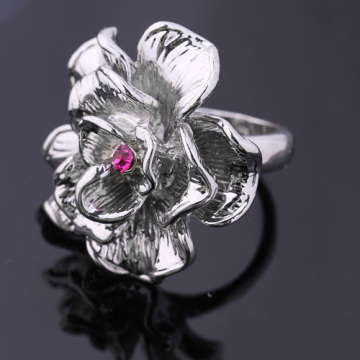 White Gold Ring With New Design Flower Shape 2012 Wedding Ring
