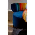 Elegante sofá curvo de arco iris