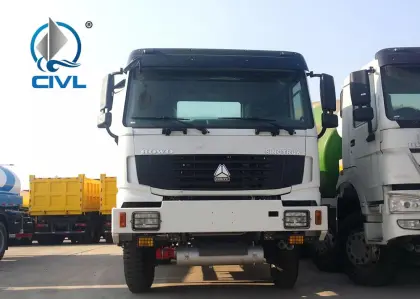 Howo 4x4 Off Road Fuel Tank Truck 6000L