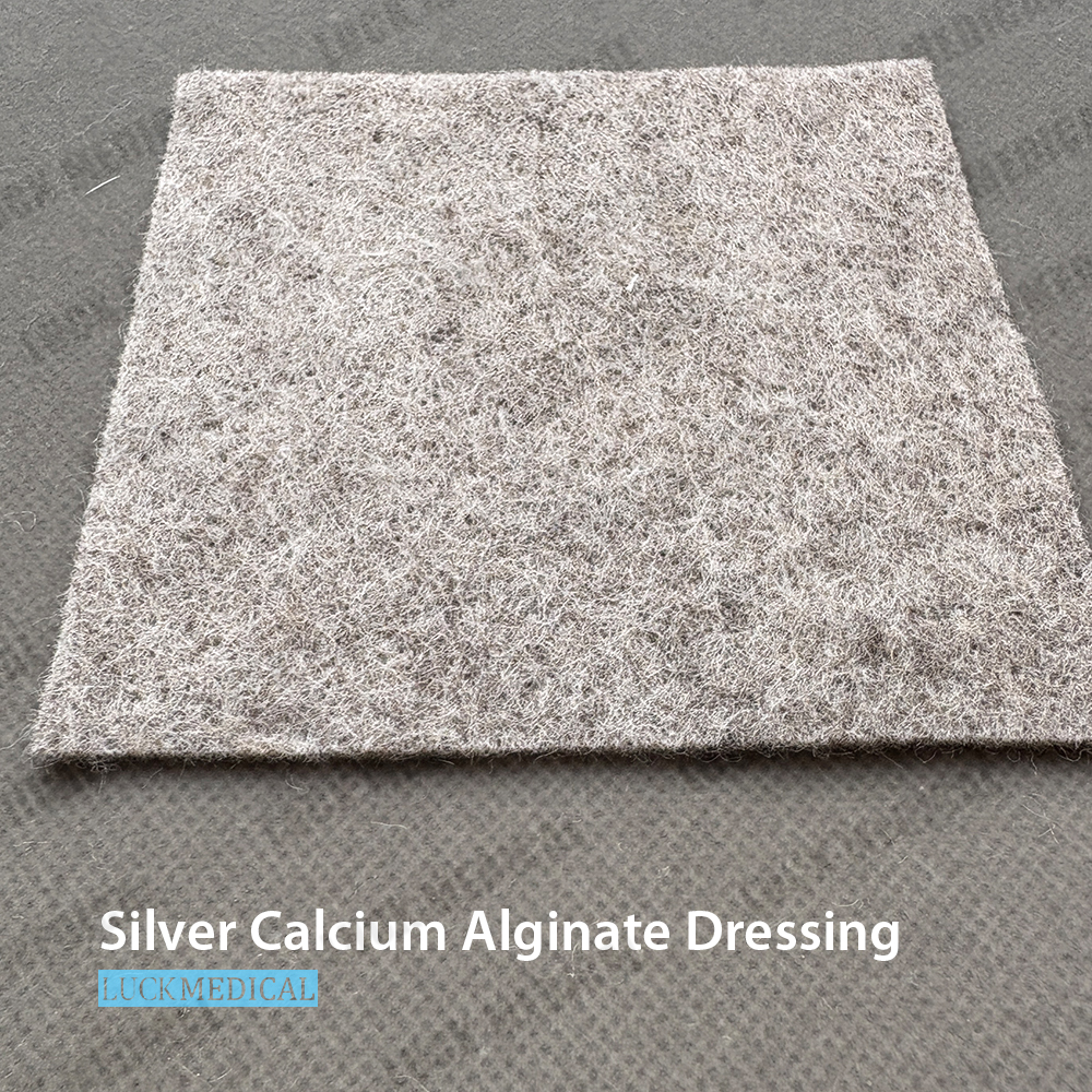 Повязка на рану с альгинатом серебра и кальция для ускорения заживления