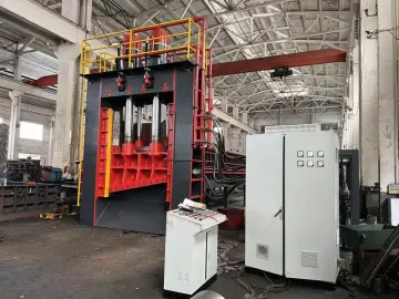 Hydraulic Gantry Shearing Machine For Iron Sheets Plates