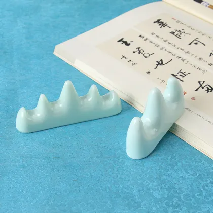 Classical Mount shape Imitation jade pen holder art