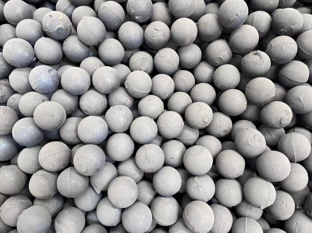 Low chromium alloy cast ball