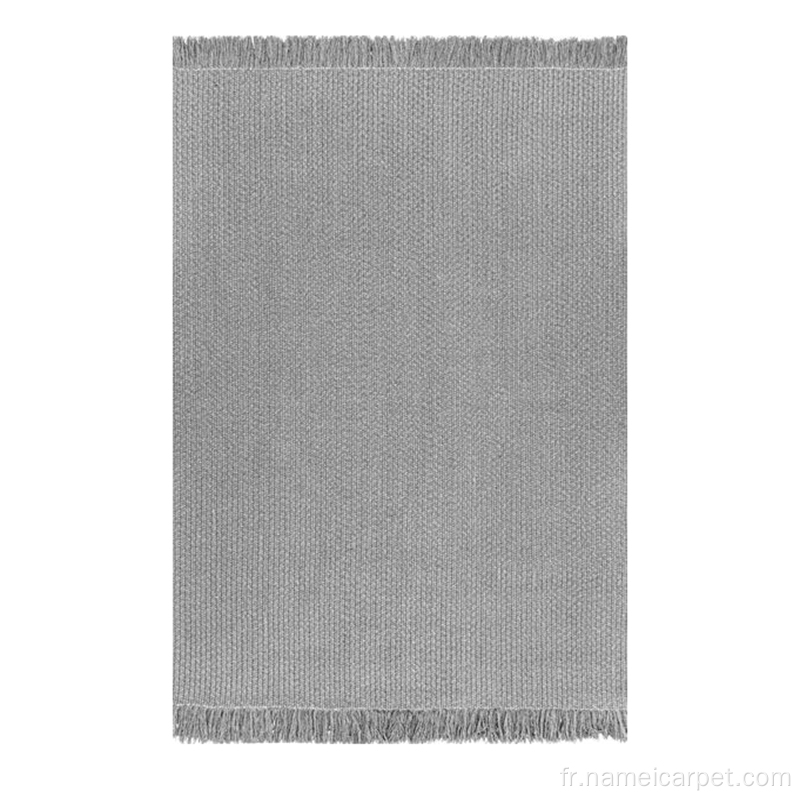 Gros tapis en laine gris pour le salon