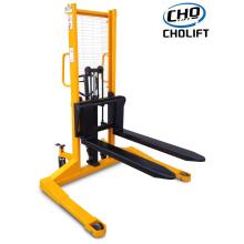 2T 1.6M Stacker với chân Straddle