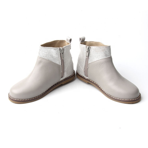 Botas de couro cinza moda