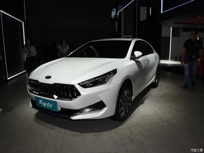 2022 Kia K3 EV Pure Electric Car - White Color