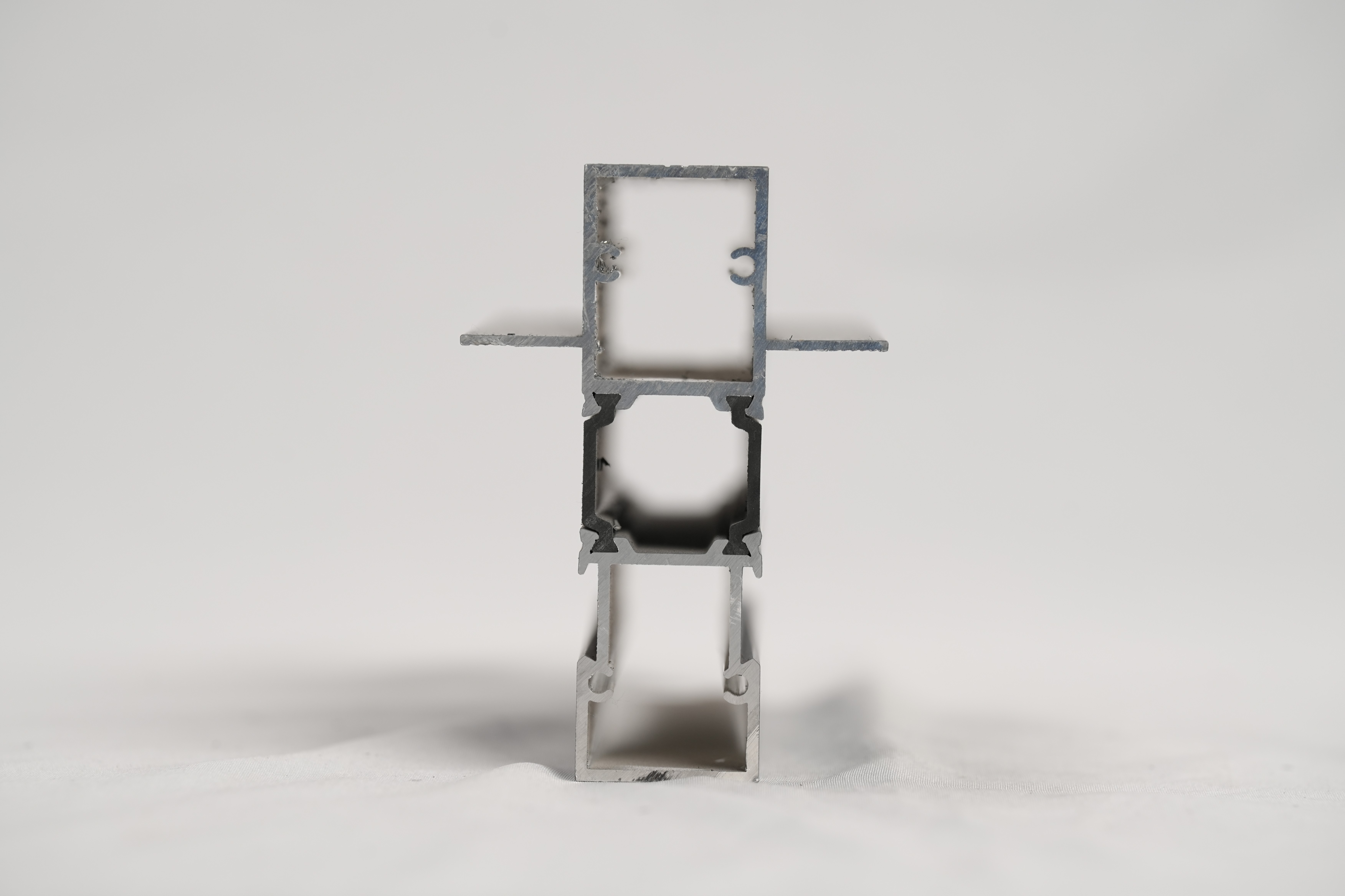 Thermal insulation profiles