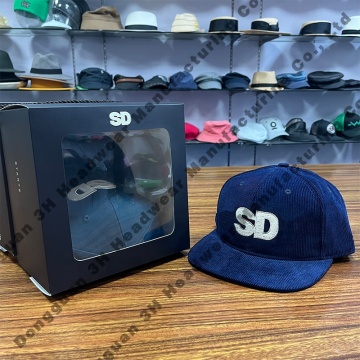 Custom Embroidery Logo Snapback Caps in Paper Box