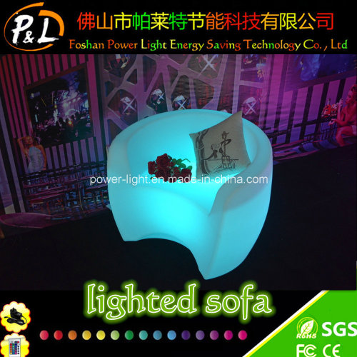 RGB の色を変更する LED ソファをライトアップ