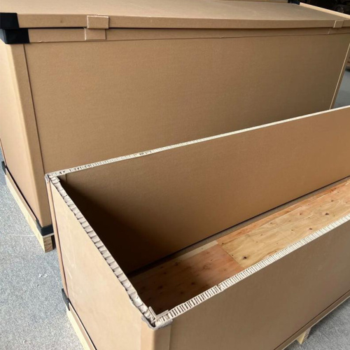 Caja tipo panal de cartón corrugado reforzado para maquinaria pesada