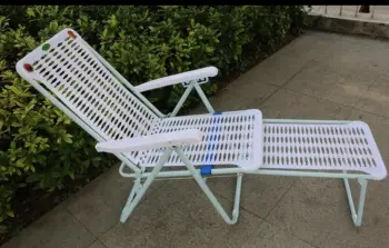 Folding Sun Lounger Deck Chair Beach Leisure Chair Plastic Lazy Chair Office Napping Chair