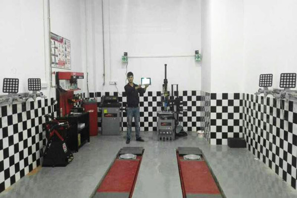 3D Wheel Alignment Installation On Wall