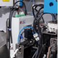 Macchina di inserimento del tubo di restringimento del calore automatico
