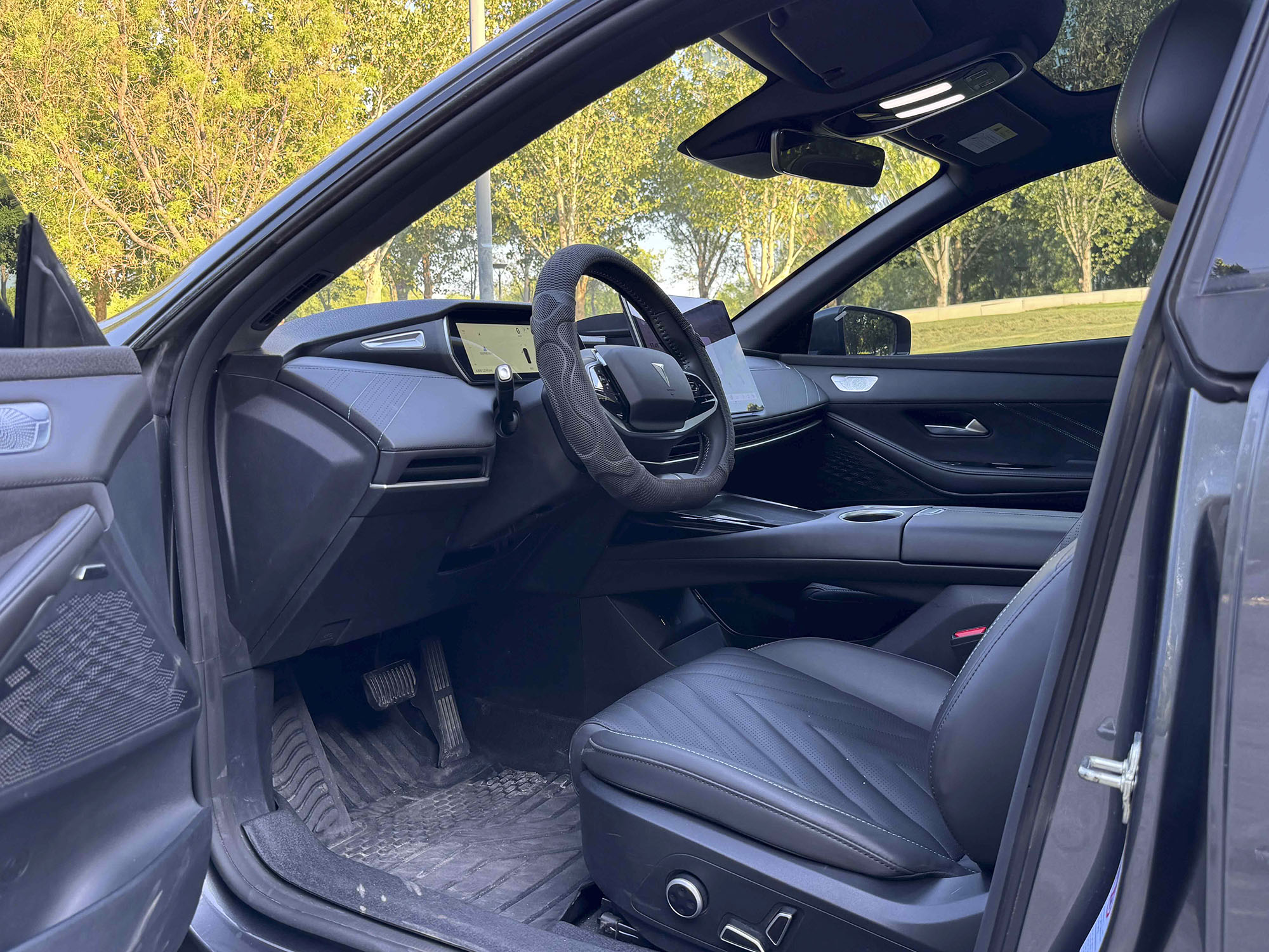 SL03 2023 200 Max Extended Range Edition