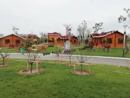 Heavyweight square structure wood villa