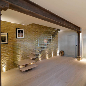 Residential Mono Stringer Modern Stairs Design