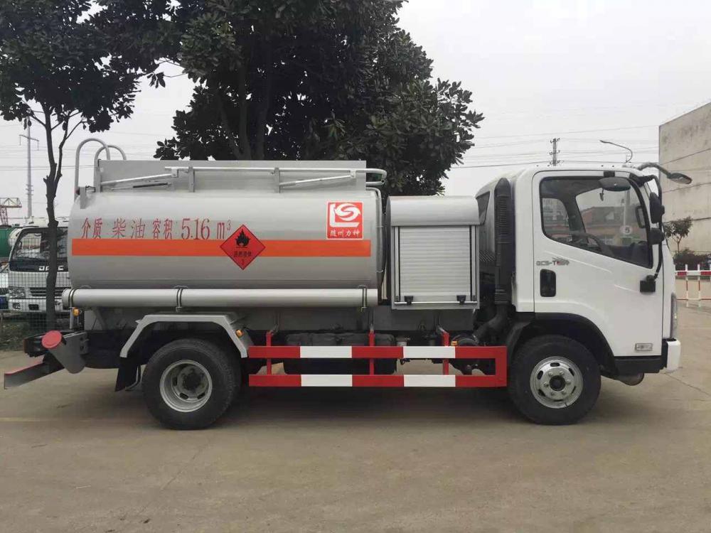 Camion citerne de 5000L carburant