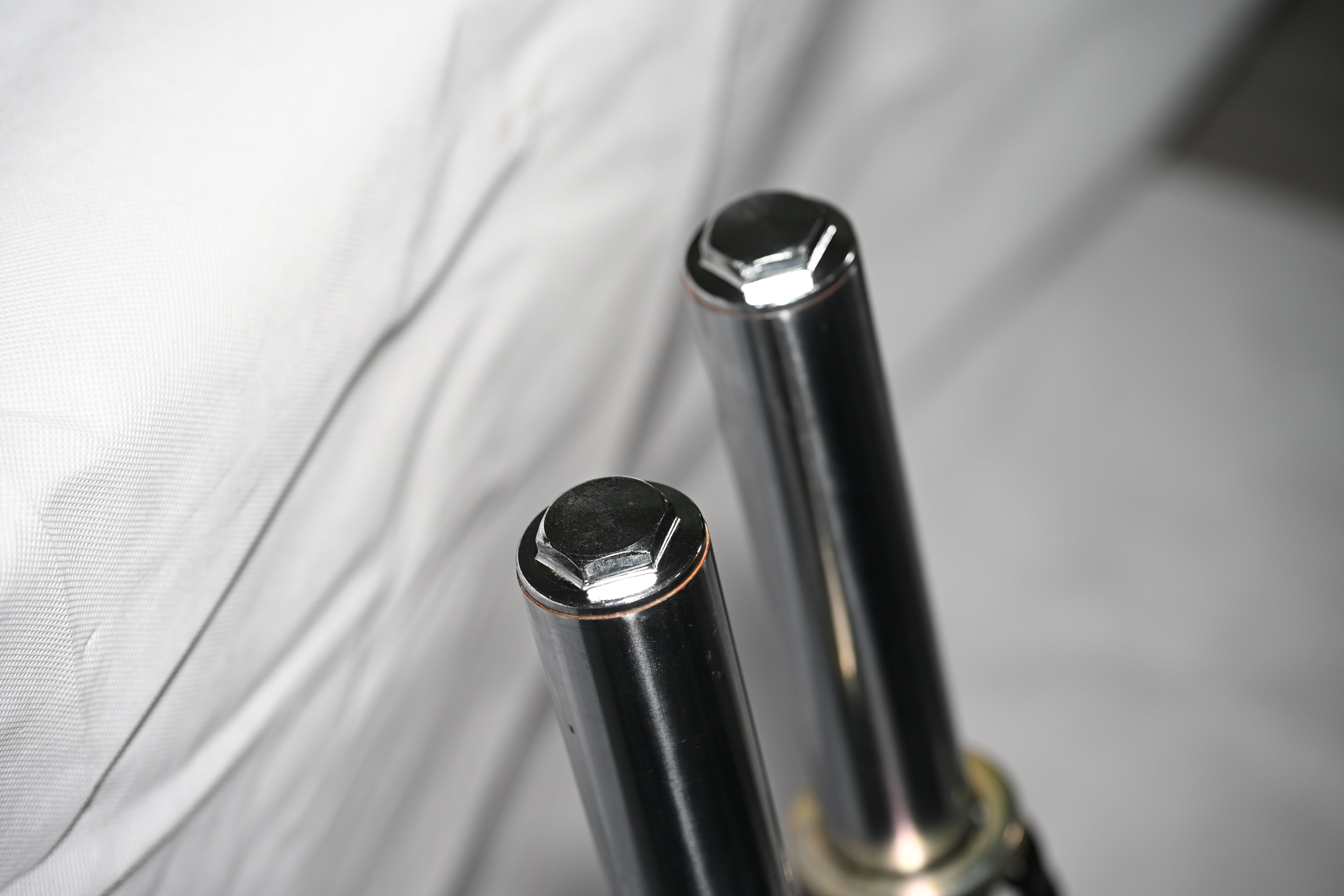 External spring shock absorber