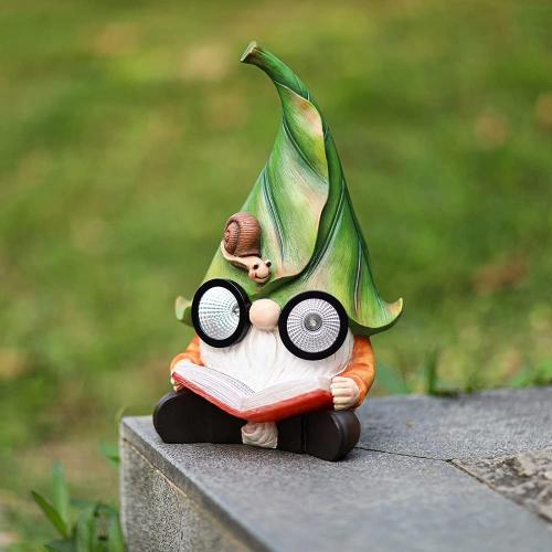 Solar Powered Outdoor Lights Resin Gnome Figurine with Solar LED Lights Factory