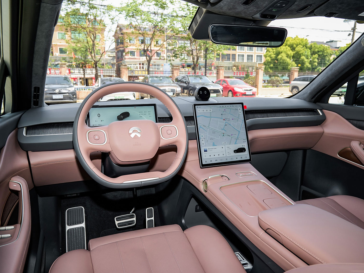 NIO ES8 interior