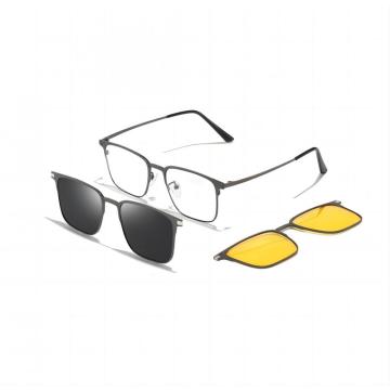 Óculos magnéticos e óculos de sol polarizados em um