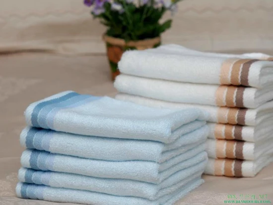 High Quality Square Cosmetics Towels5
