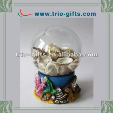 Polyresin gift glass water globe