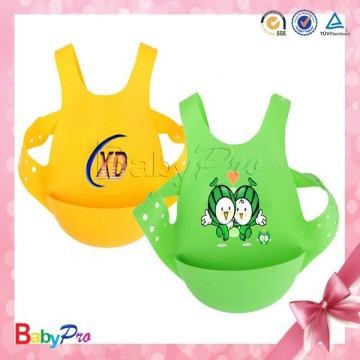 2015 New Design Promotional Silicone Baby Bib